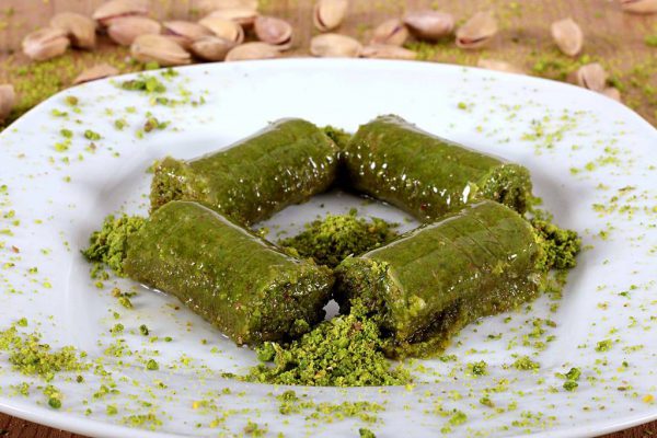 بقلاوة رولز فستق